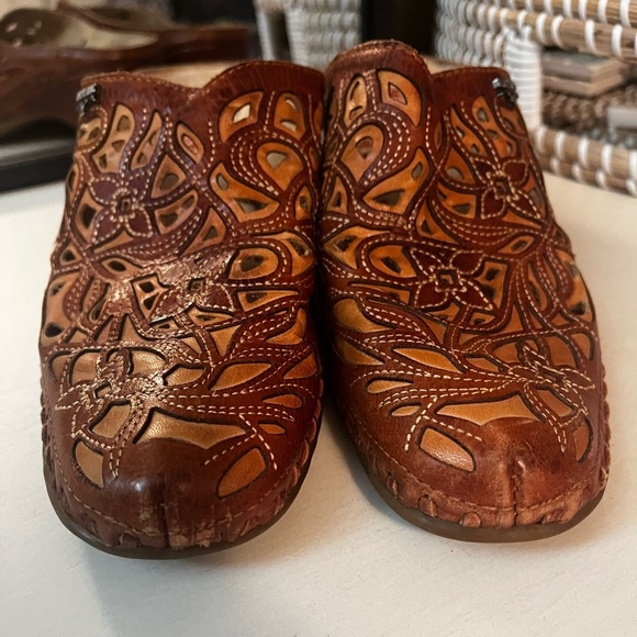 Pikolinos laser cut leather mule size 36 - Picture 8 of 10